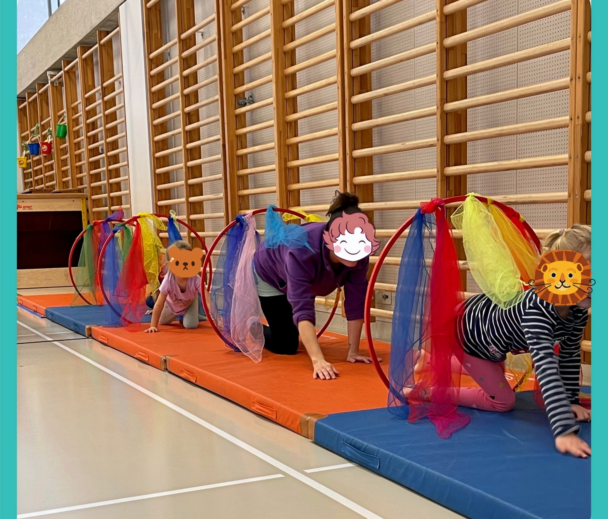 Kinder beim Turnen